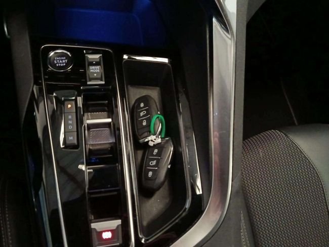 Peugeot 5008 2023, foto 22