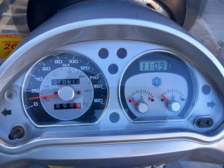 Piaggio Beverly Tourer 125 Plata