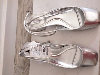 Sandalias Zara plateadas NUEVAS