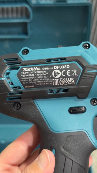 Atornillador Makita con maletín y cargador