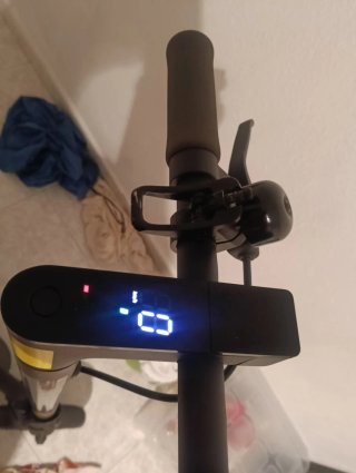 Patinete Xiaomi con cargador nuevo