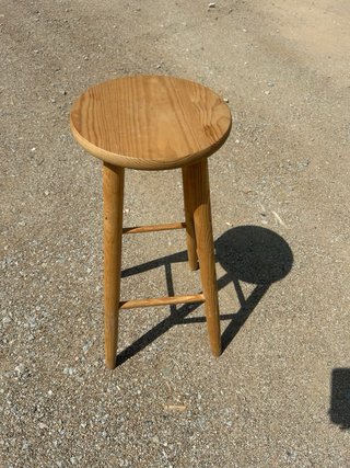 Taburete alto de madera