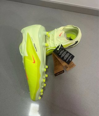 Botas de fútbol Nike Phantom