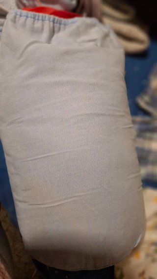 Sacos de dormir naranjas y azules