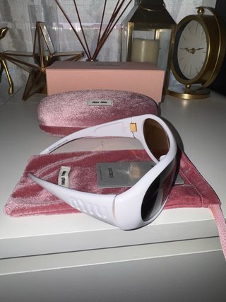 Gafas de sol Miu Miu MU B14SU Blancas