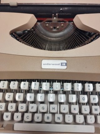 Máquina de escribir Underwood 18 con maletín