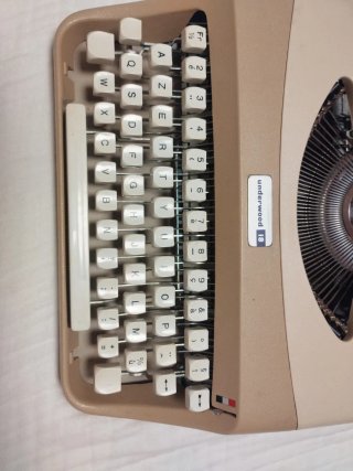 Máquina de escribir Underwood 18 con maletín