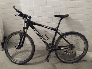 Bicicleta Montaña FELT Negra