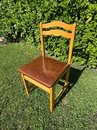 Juego de 15 sillas de madera Precio negociable