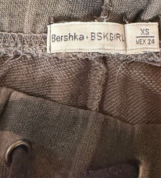 Pantalón jogger camuflaje Bershka mujer XS
