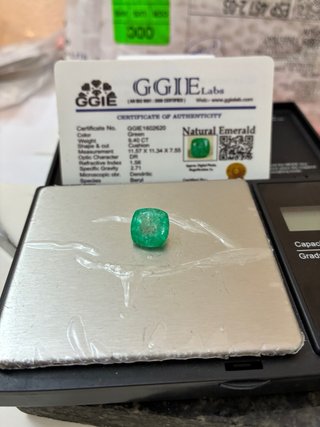 Esmeralda Colombiana 9.40 Ct Cushion