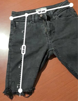 Vaqueros cortos Bershka negros