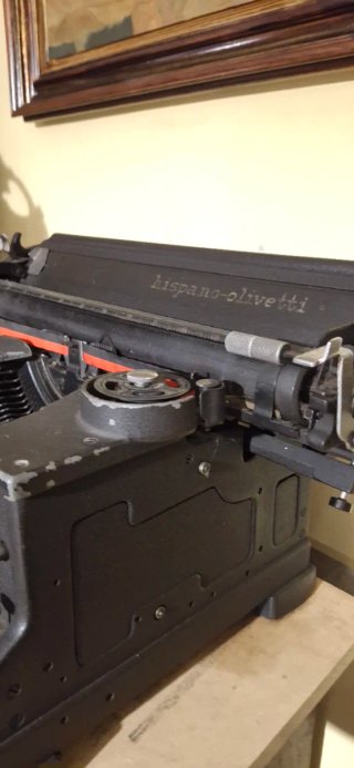 Máquina de escribir Hispano Olivetti M40