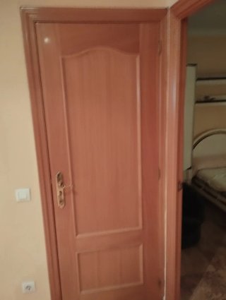 Puertas 7  completas de madera con cristal URGE
