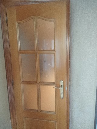 Puertas 7  completas de madera con cristal URGE
