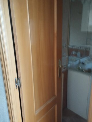 Puertas 7  completas de madera con cristal URGE