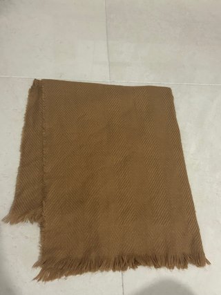 Bufanda grande camel con flecos