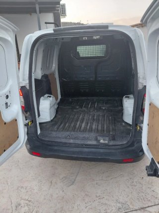 Ford E-Transit Courier 2016