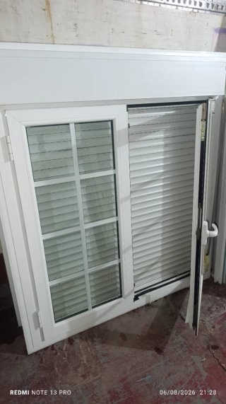 Ventanas de aluminio blancas