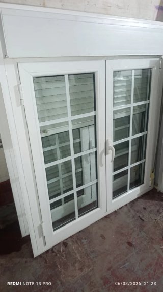 Ventanas de aluminio blancas