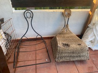 Estructura metálica y mimbre DE SILLAS IKEA