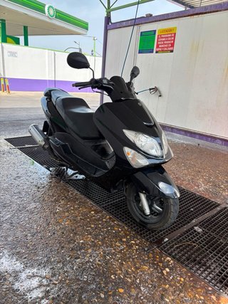Yamaha Majesty 125 Negra