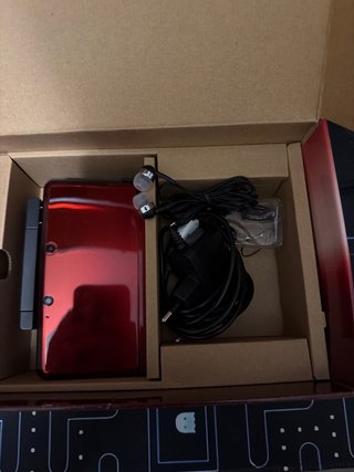 Nintendo 3DS Roja con Caja
