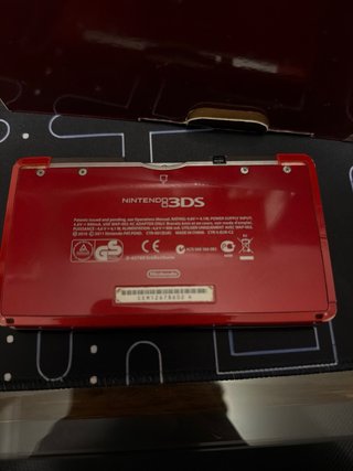Nintendo 3DS Roja con Caja