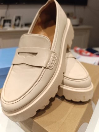 Zapatos planos beige