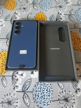Samsung Galaxy S25 FE azul 128gb 8 RAM SIN USO