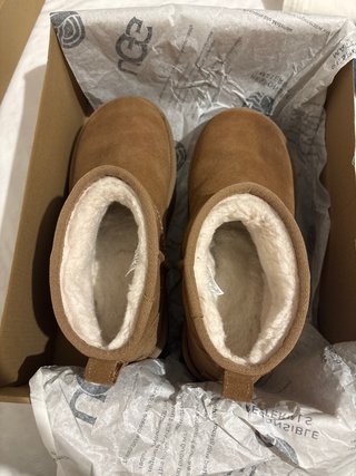 Botas UGG Classic Ultra Mini Plataforma Marrón Tal