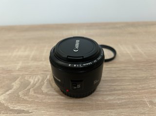 Canon EF 50mm f/1.8 II + Filtro SKY 52mm