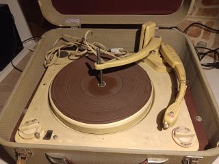 Tocadiscos Valvulas Beige y Marrón