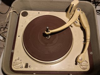 Tocadiscos Valvulas Beige y Marrón