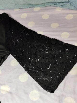 Vestido negro manga larga encaje