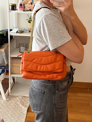 Bolso acolchado cadena naranja
