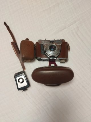 Cámara Kodak Antigua Marrón con funda.