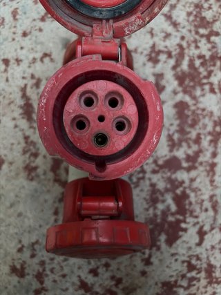 Enchufe Trifásico Industrial