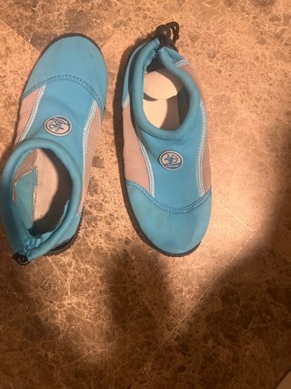 Zapatos de agua para niños