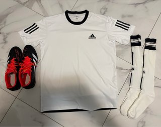 Lote Adidas: Botines, Camiseta y Medias