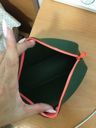 Estuche escolar verde con cremallera naranja