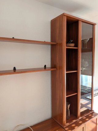 Mueble de salón madera y cristal