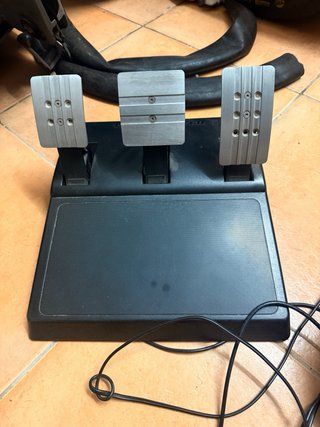 Volante Thrustmaster T300