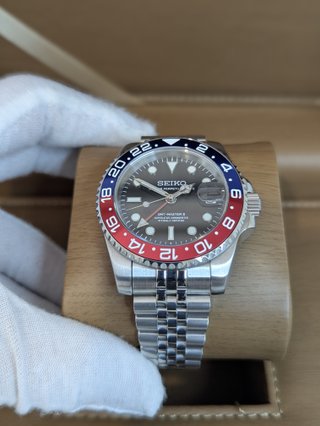 Reloj Seiko Mod GMT-Master II Pepsi Rojo y Azul