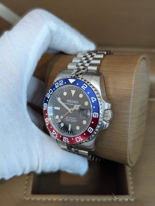 Reloj Seiko Mod GMT-Master II Pepsi Rojo y Azul