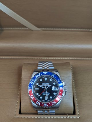 Reloj Seiko Mod GMT-Master II Pepsi Rojo y Azul