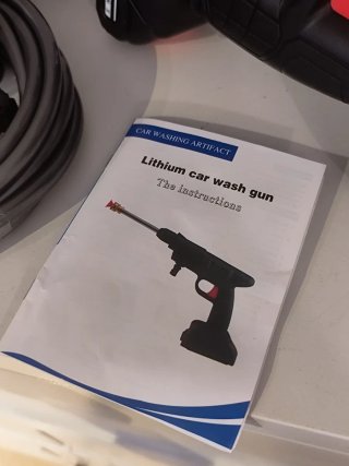 Pistola hidrolavadora con dos baterías (NUEVA)