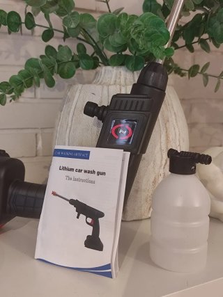 Pistola hidrolavadora con dos baterías (NUEVA)