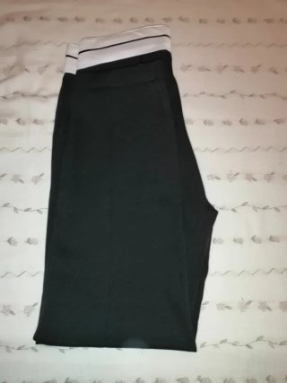 Pantalón negro talla M