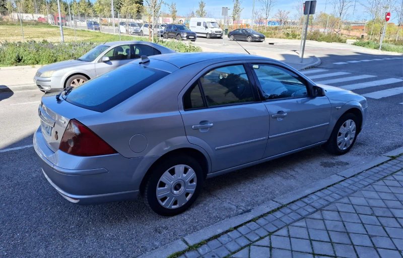 Ford Mondeo 2005 - foto 1